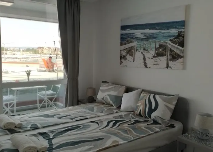 Paradiso Aparthotel, 106 * Nesebar